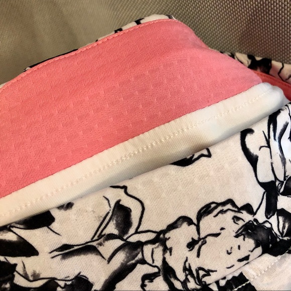 skirt skort in a black and white print  with pink trim and pockets. AMAZING!! - Picture 5 of 12